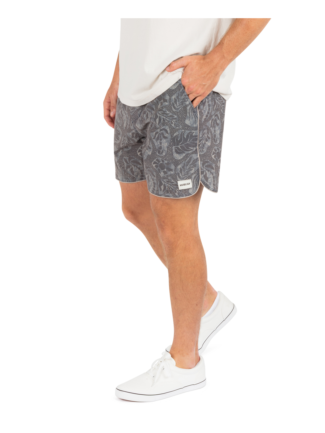 Phantom Naturals Scallop Volley 17"